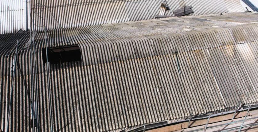 Fragile asbestos roof where workers fell